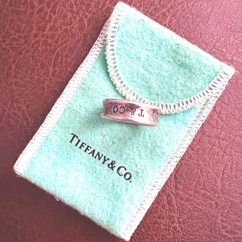 Classic Tiffany 1837 ring